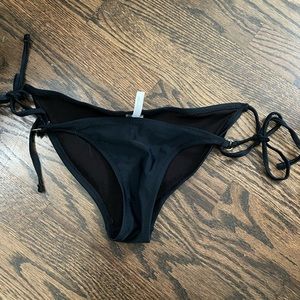 Black scrunch bikini bottoms